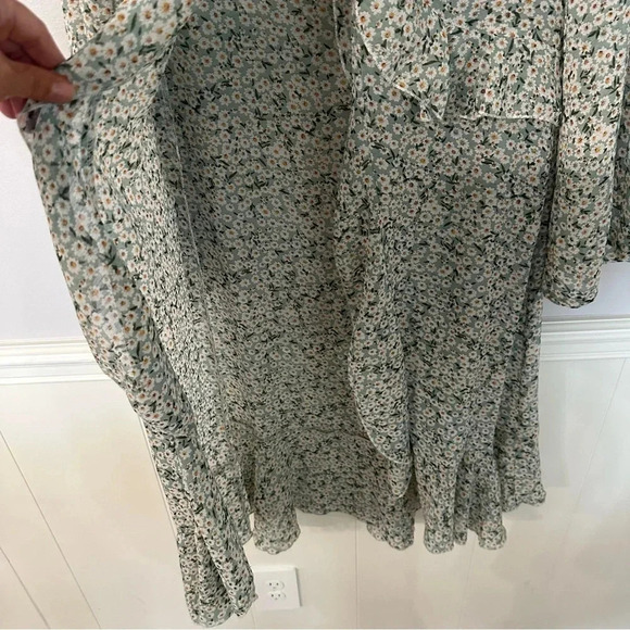 Nasty Gal Women's 3/4 Sleeve Sheer Single Button Daisy Floral Kimono Size M GUC - Picture 5 of 11